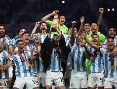 荷甲加时末段走向成谜,金州勇士战术微调,更衣室稳定,细节决定成败 荷甲加时末段走向成谜,金州勇士战术微调,更衣室稳定,细节决定成败