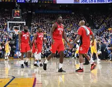 荷甲加时末段走向成谜,金州勇士战术微调,更衣室稳定,细节决定成败 荷甲加时末段走向成谜,金州勇士战术微调,更衣室稳定,细节决定成败